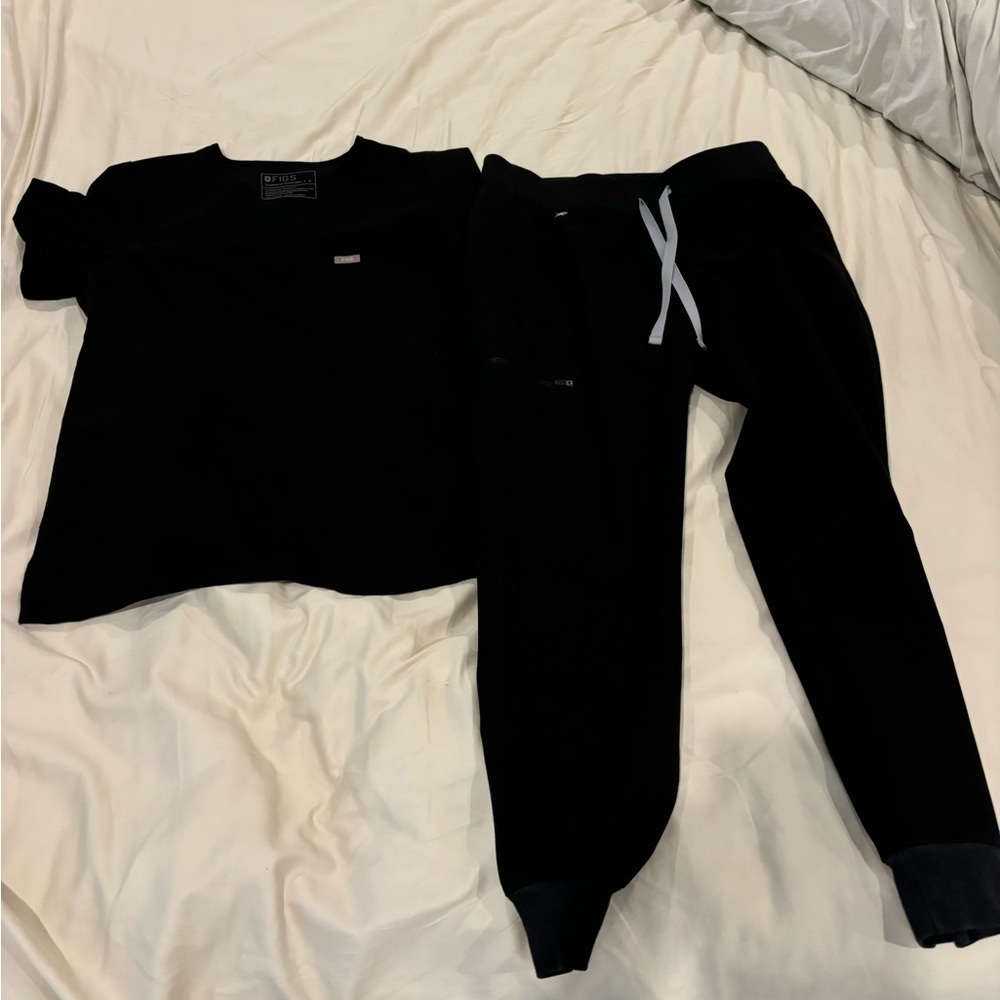 Figs Small Top & Small Jogger Pants